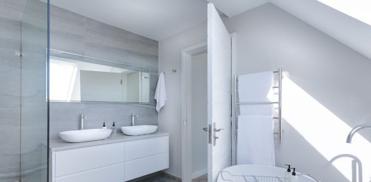 לא ממהרים לזרוק את האמבטיה