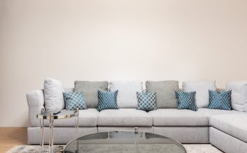 חיפוי קירות חוץ דקורטיבי ושטיחים קלאסיים לסלון: המדריך המלא